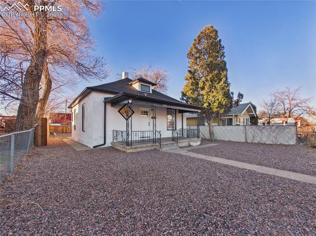 812 E 6th Street photo 2