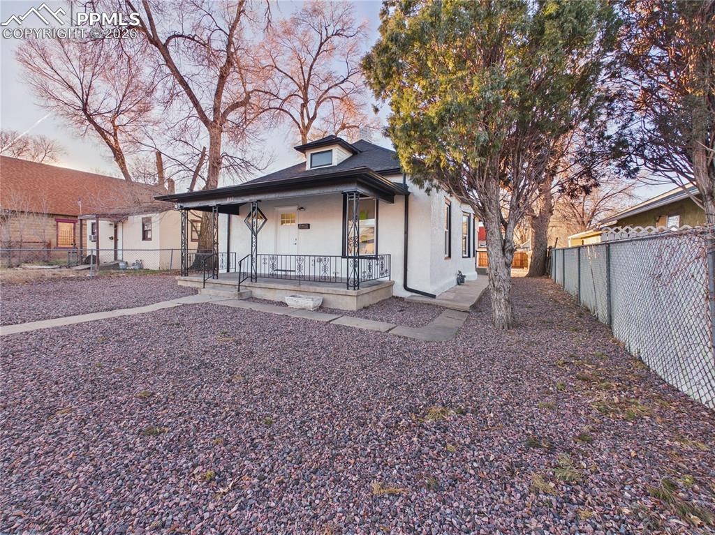 812 E 6th Street photo 3