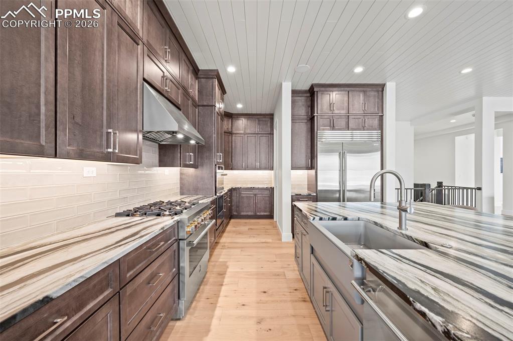 3474 Crest Hollow View