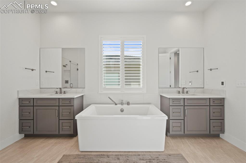 3474 Crest Hollow View