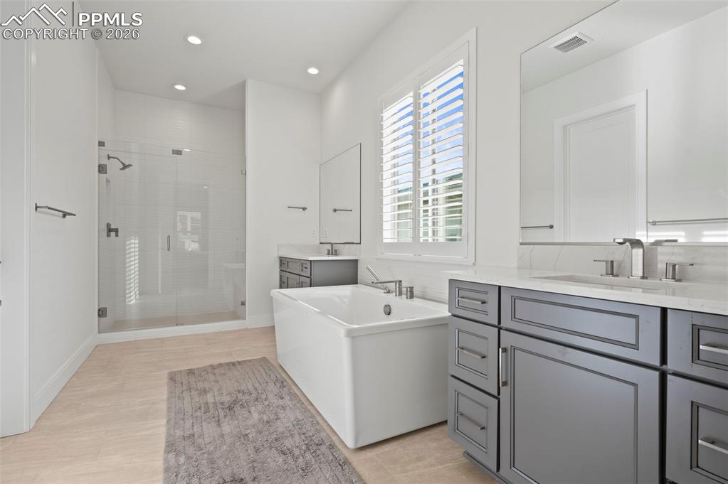 3474 Crest Hollow View