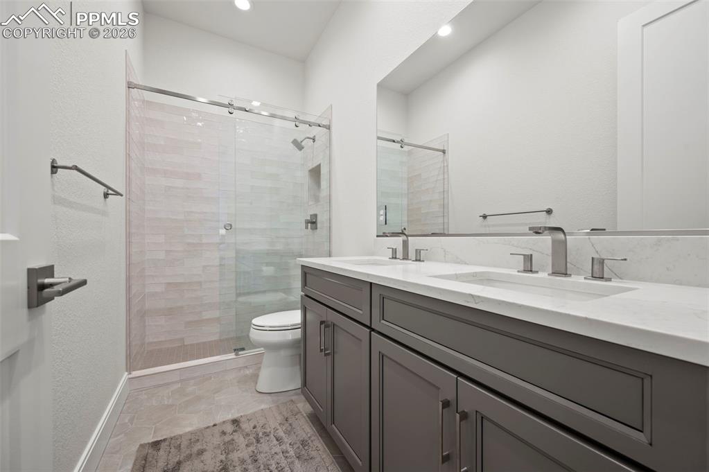 3474 Crest Hollow View