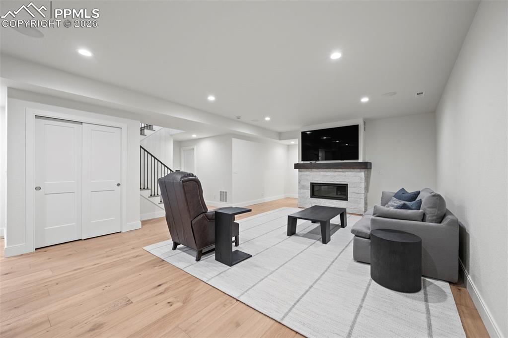 3474 Crest Hollow View