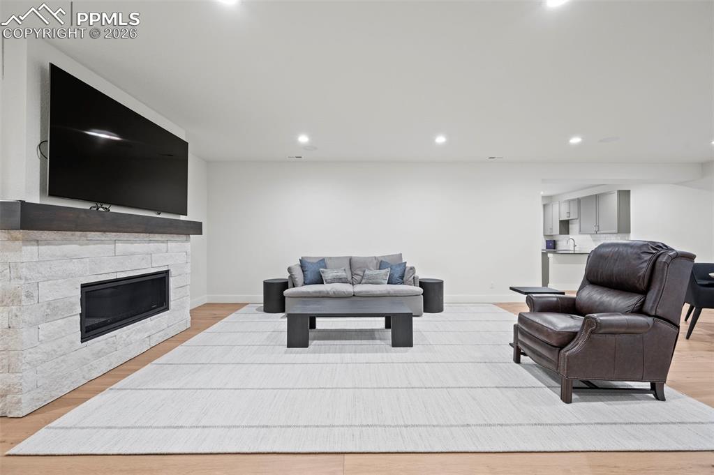 3474 Crest Hollow View