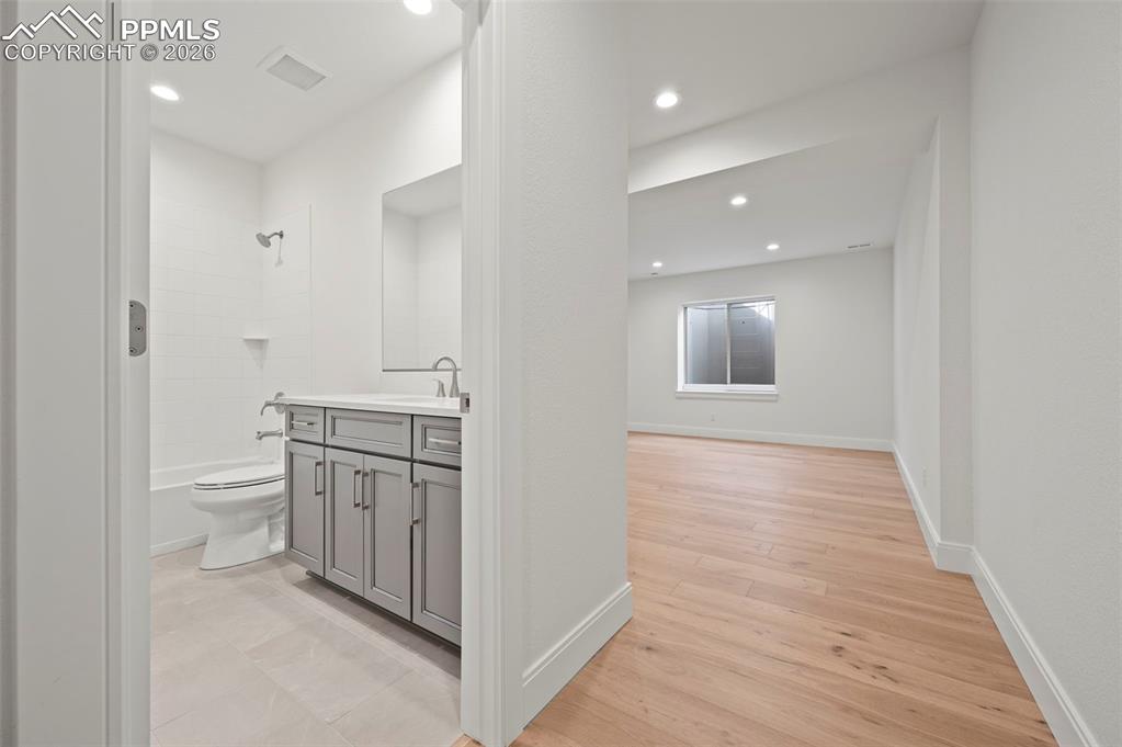 3474 Crest Hollow View