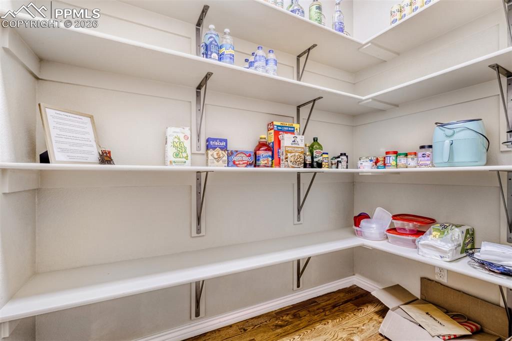 Kitchen pantry