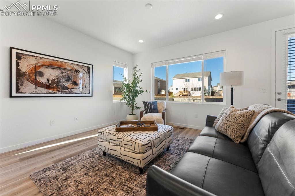 8172 Manor House Way photo 3