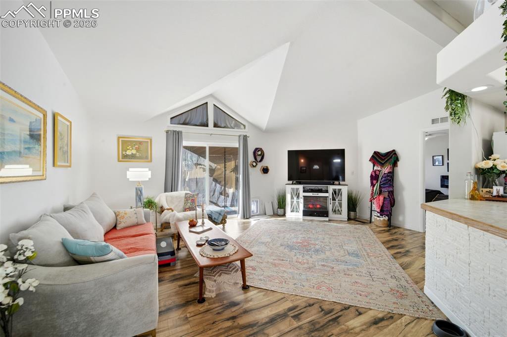 Light-Filled Living Space