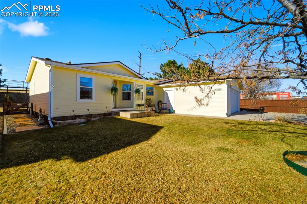 4687 Pine Marten Point photo 3