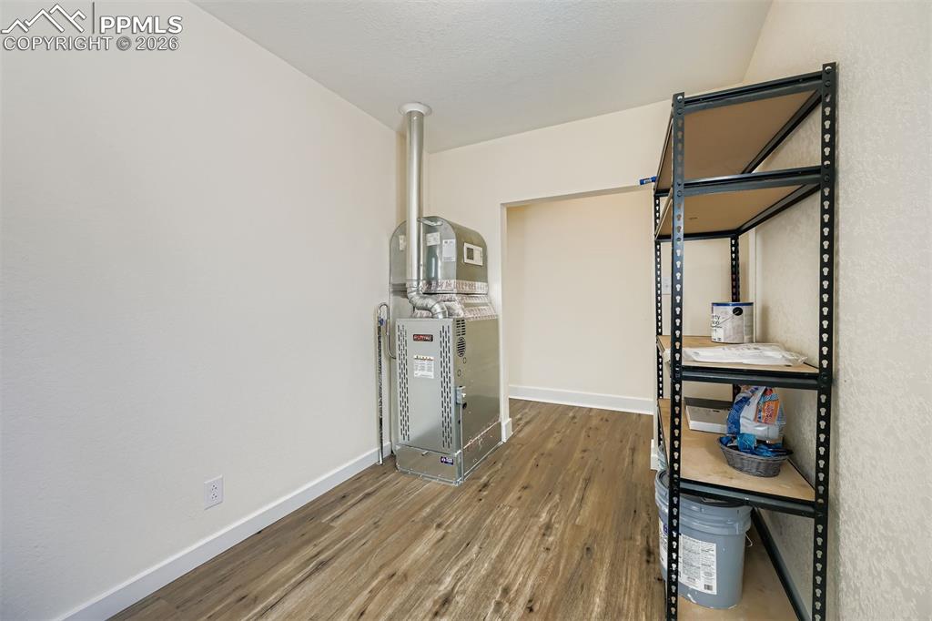 Laundry room with plenty of storage