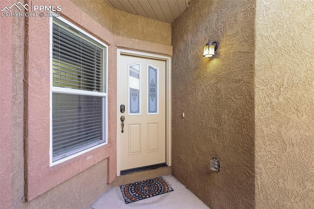 5823 New Crossings Point photo 3