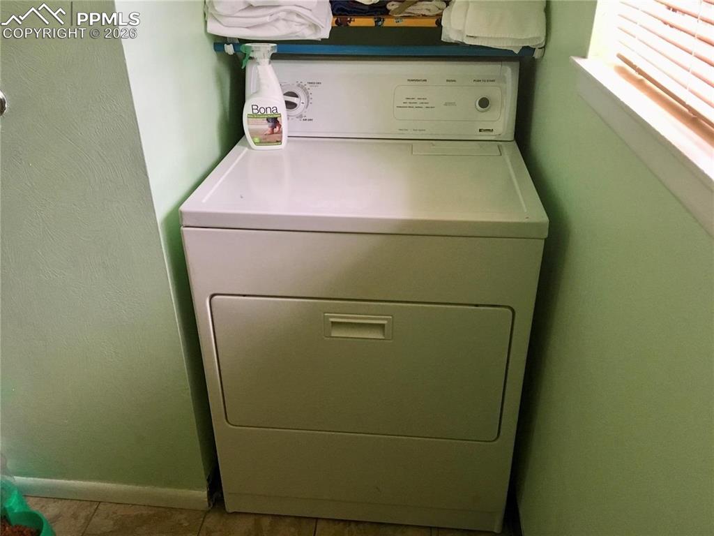 Washer/dryer are included.