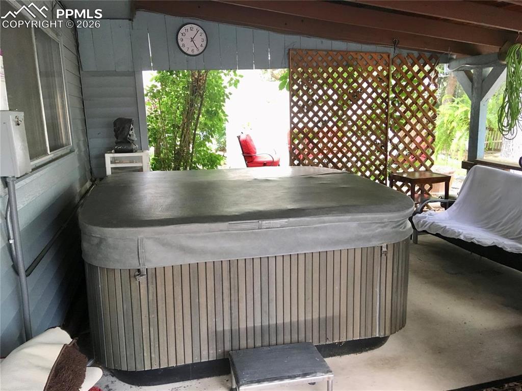 Hot tub is working and included. Relax & enjoy!