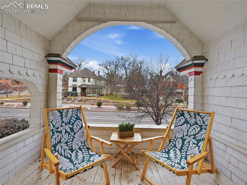 1912 N Greenwood Street photo 3