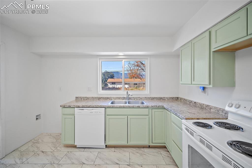 422 Hackberry Drive photo 3