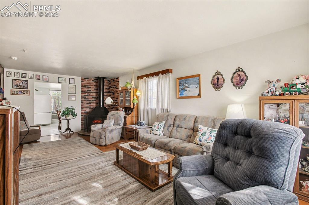 123 Linden Drive photo 3