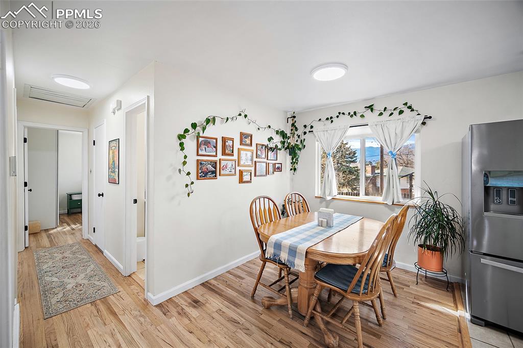 Hallway to bedrooms.