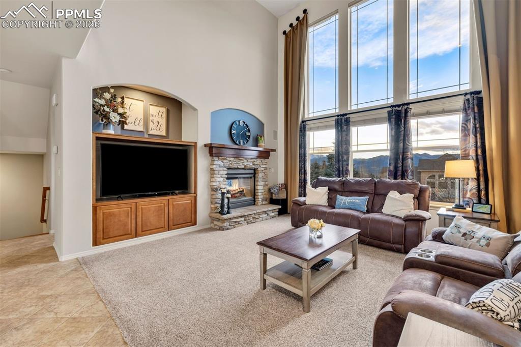 2129 Diamond Creek Drive photo 2