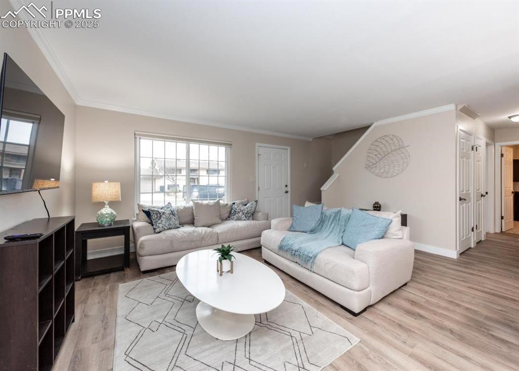 2068 Fernwood Drive photo 3