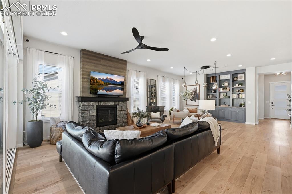 Large great room off of the sitting room and kitchen