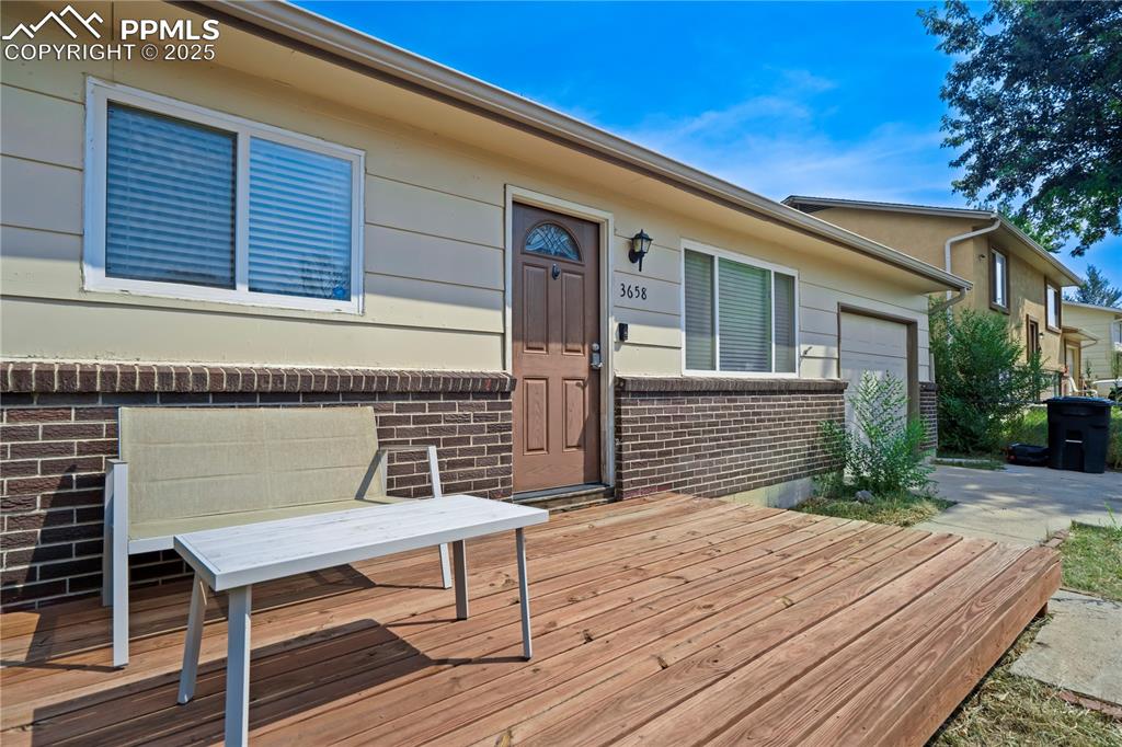 3658 Darkwood Place photo 2