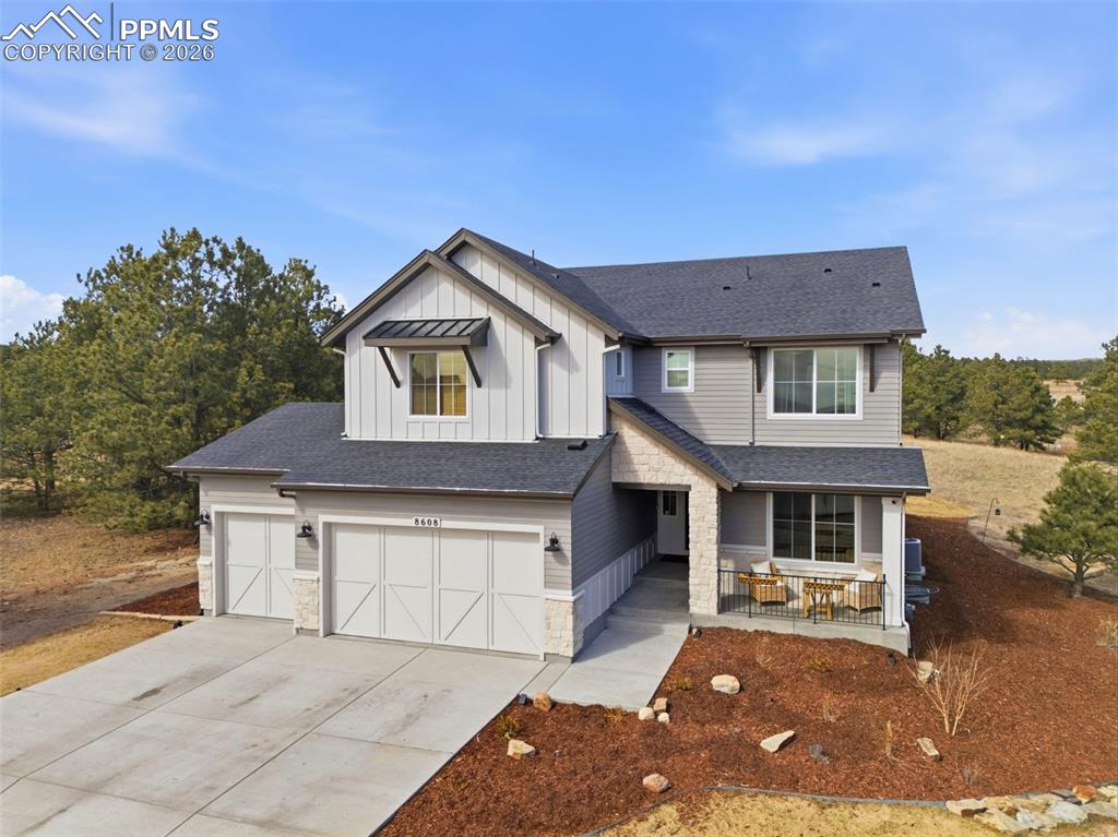 8608 Falcon Nest Court photo 2