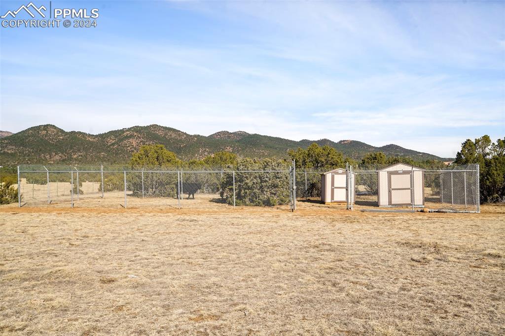 Brand New Calving Enclosure - Predator deterrent!