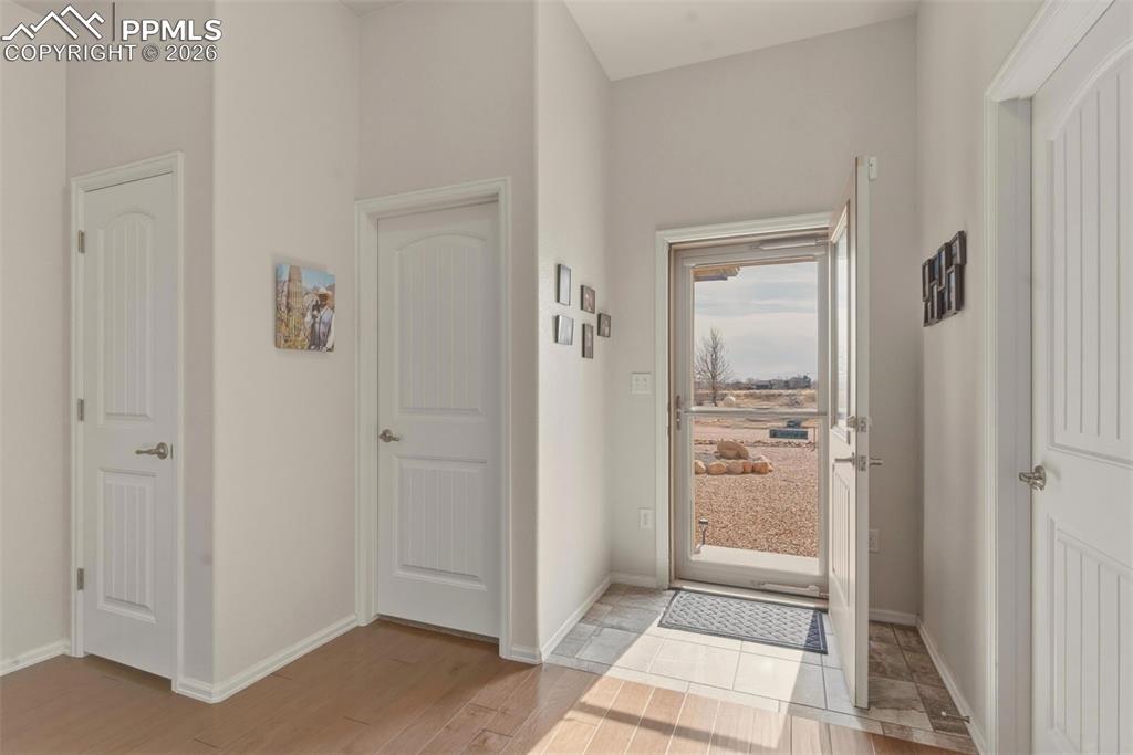 653 E Chaunsey Drive photo 2