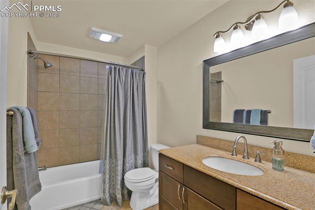 Full bath with shower / bath combo