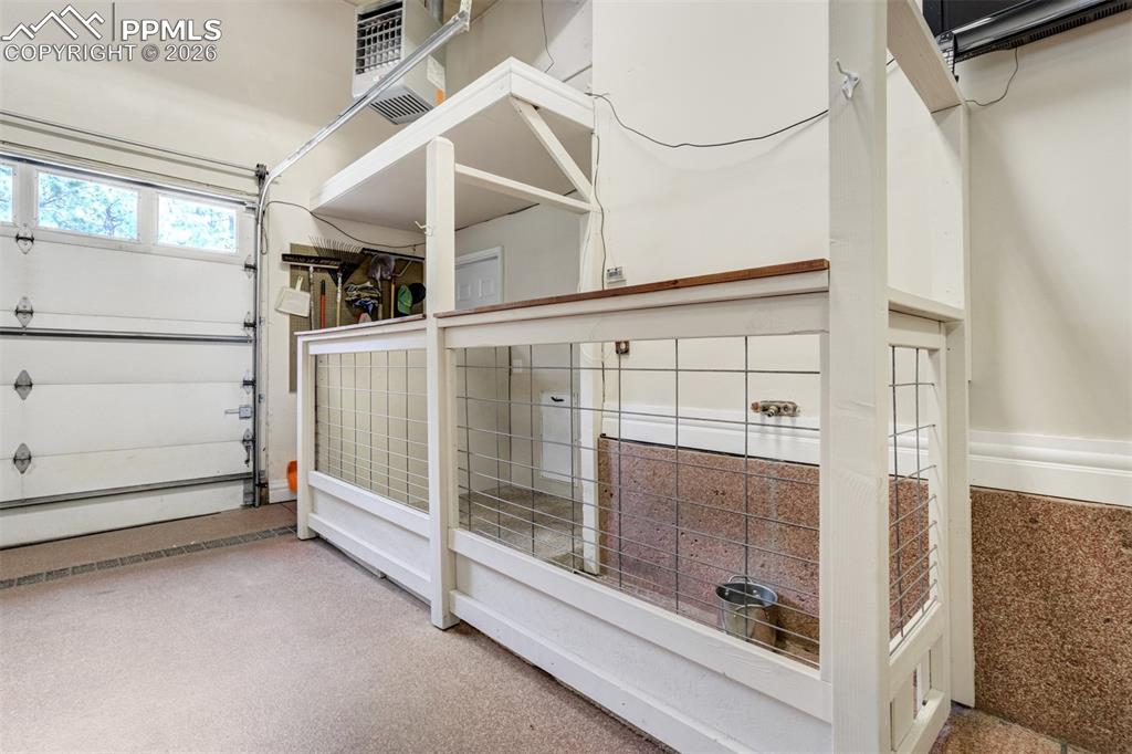 Indoor-outdoor kennels