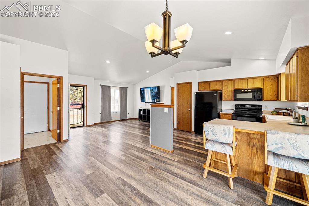 441 S Oak Creek Drive photo 3