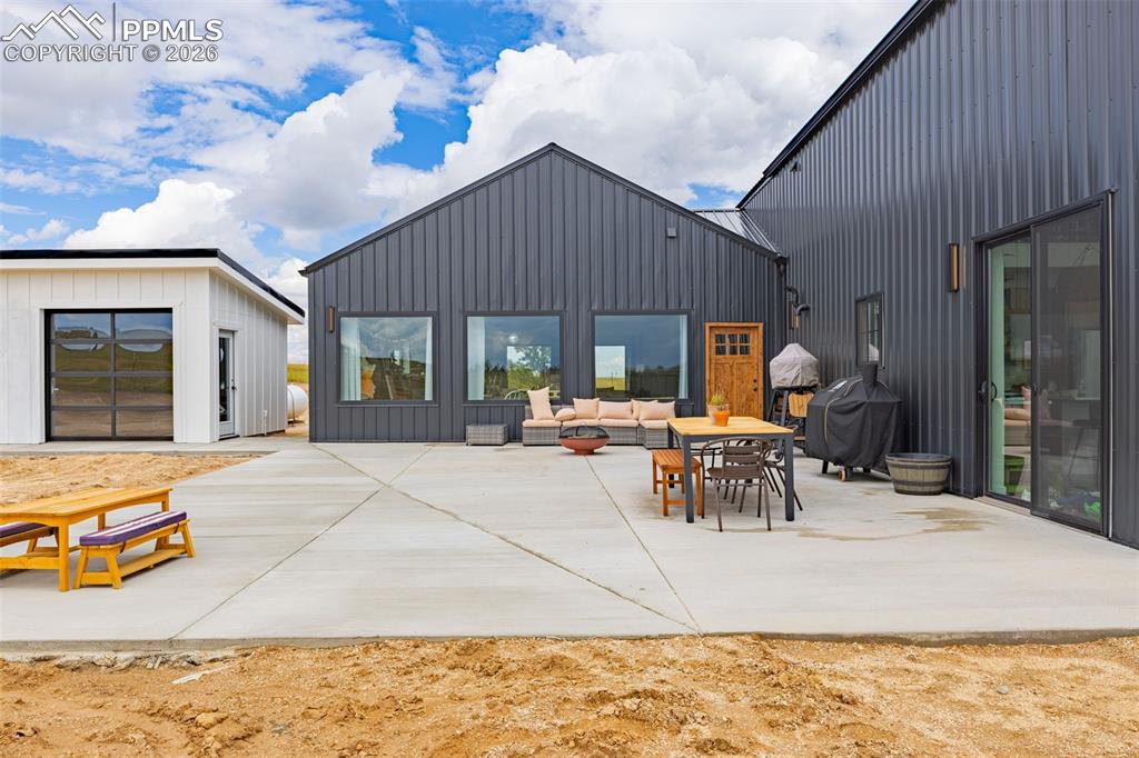 16876 Thompson Road photo 2