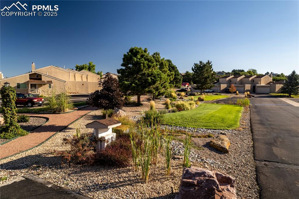 Common space with seating and picnic table