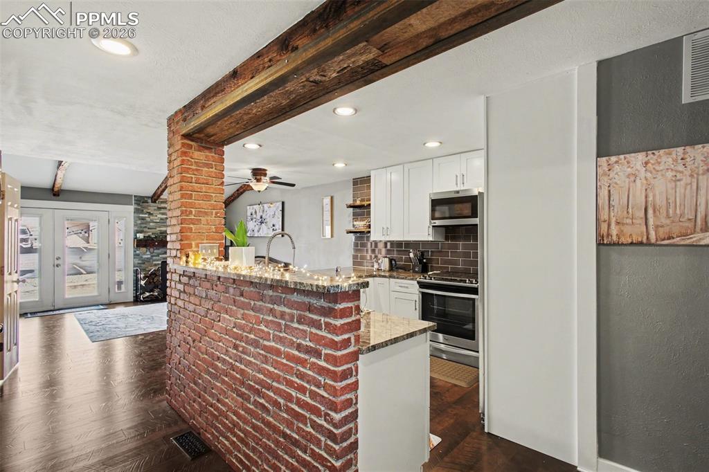 4104 Forrest Hill Road photo 2