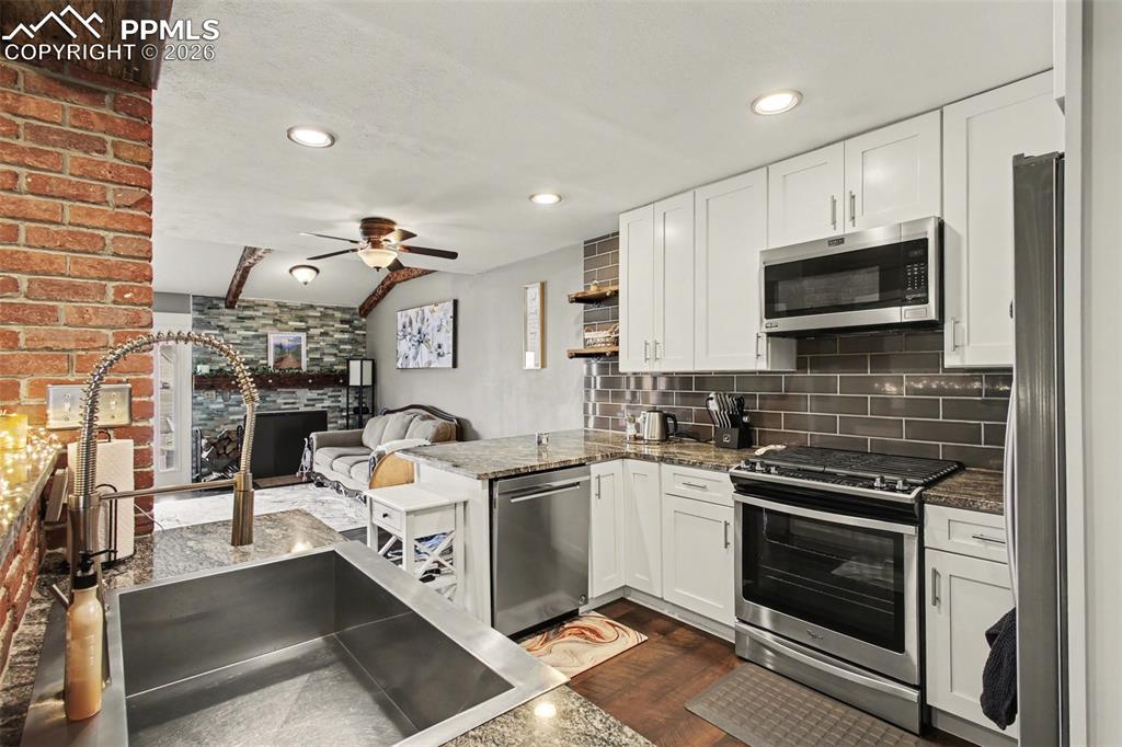 4104 Forrest Hill Road photo 3