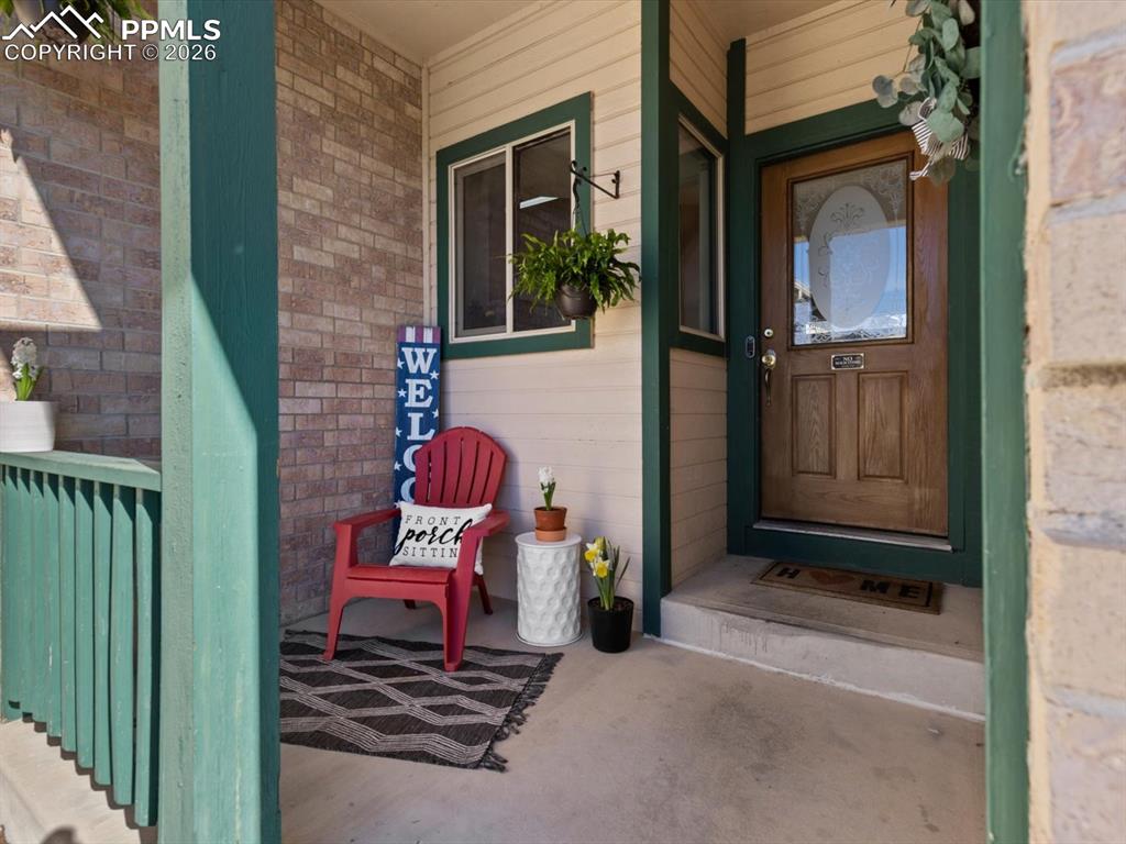 1336 Coolcrest Drive photo 2