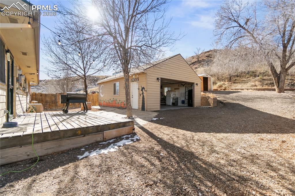 2804 Straus Lane photo 3