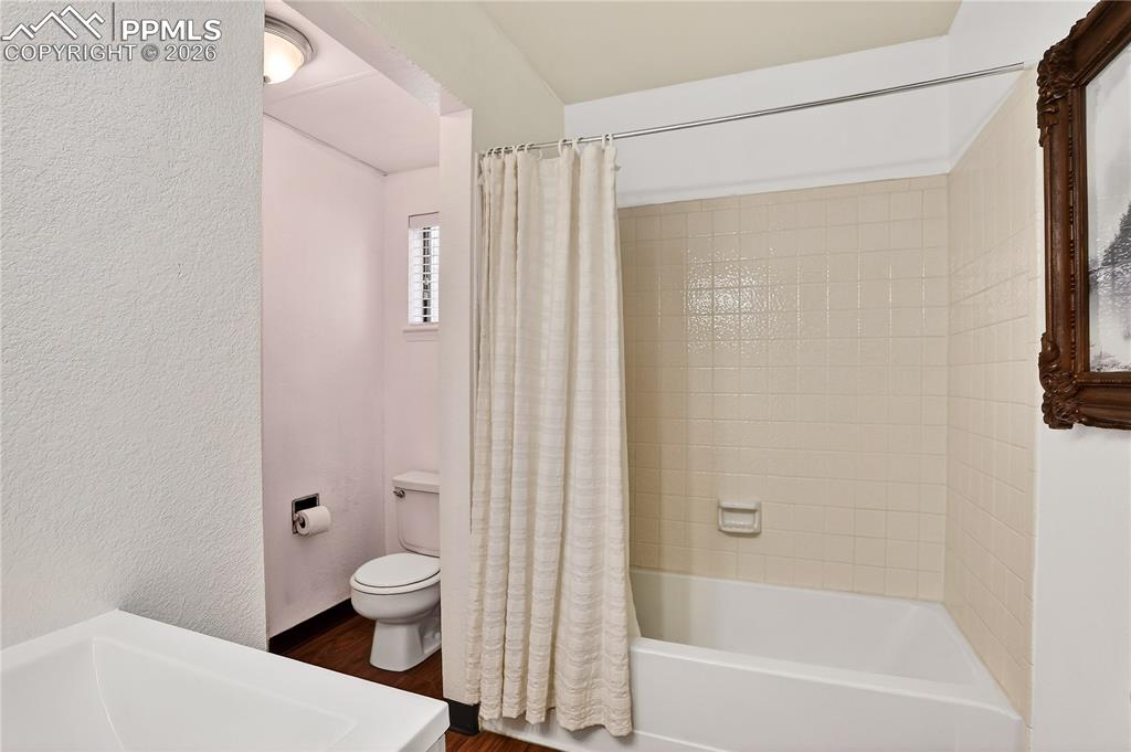 Full bath - main level