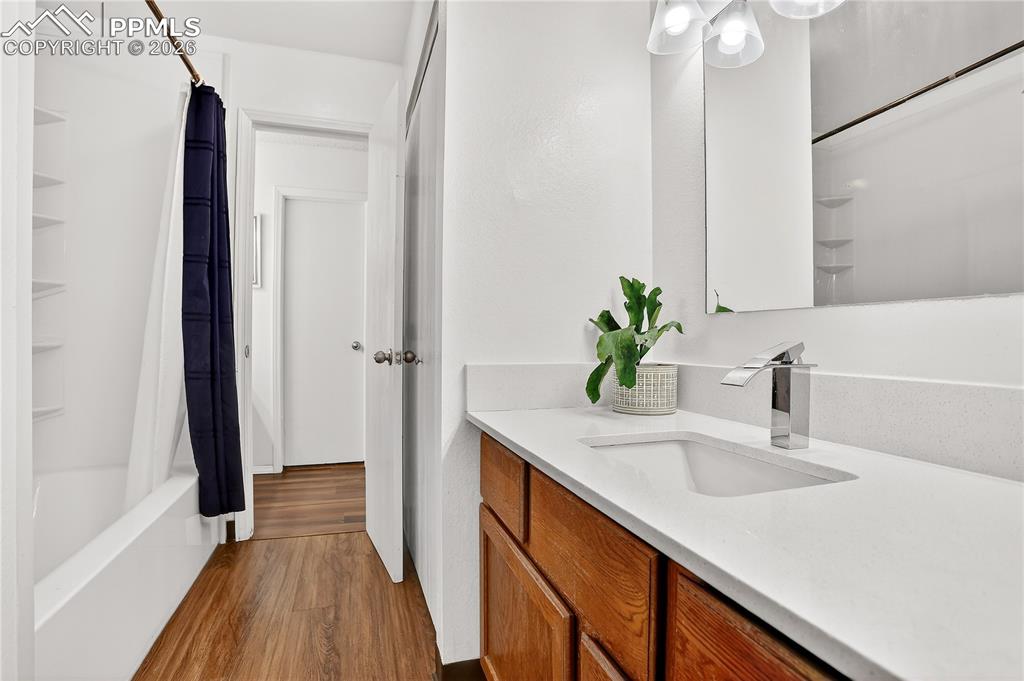 Full Jack-and-Jill bath - upper level