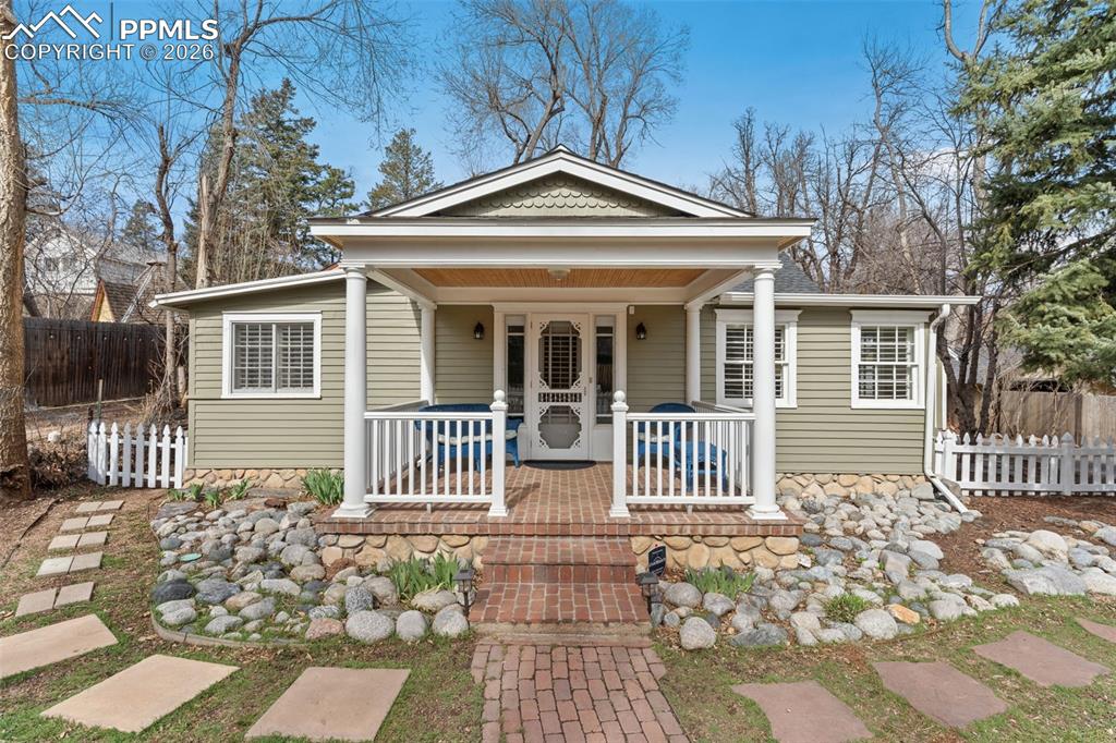 1532 W Cheyenne Road