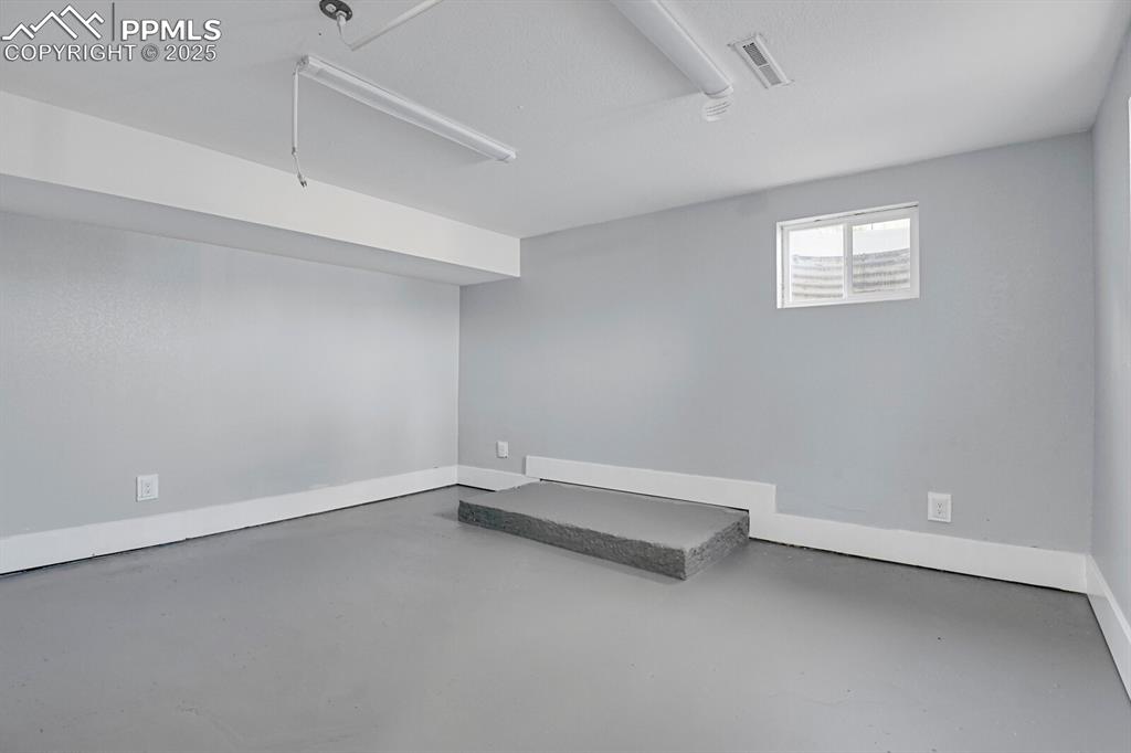 2409 Robinson Street