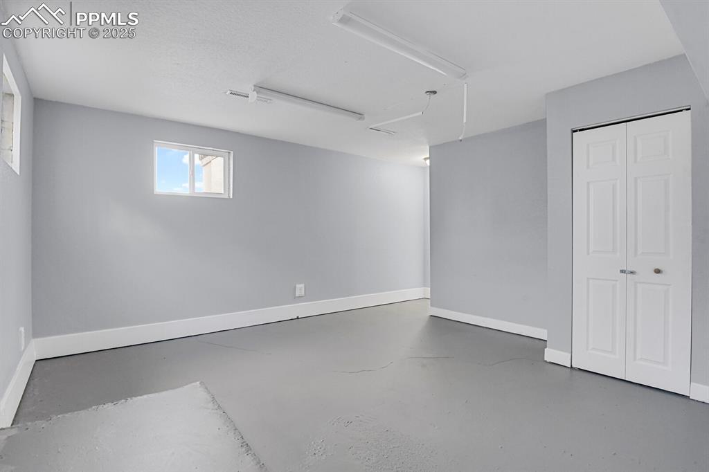 2409 Robinson Street