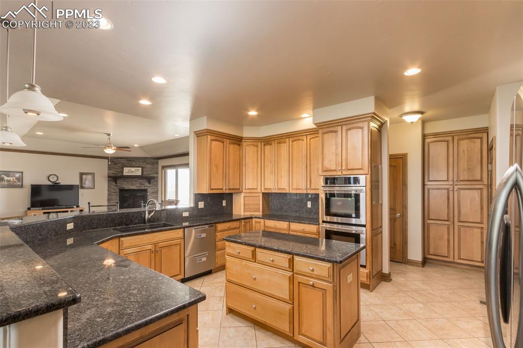 Built and designed for entertaining!