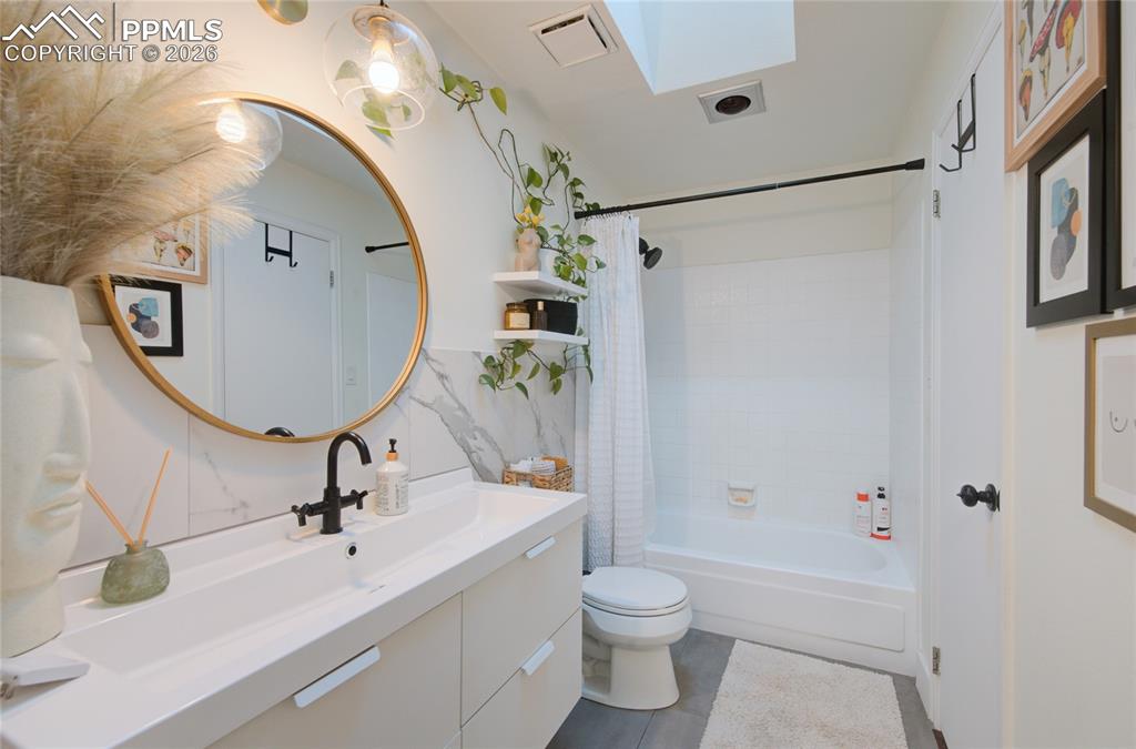 4997 Iron Horse Trail