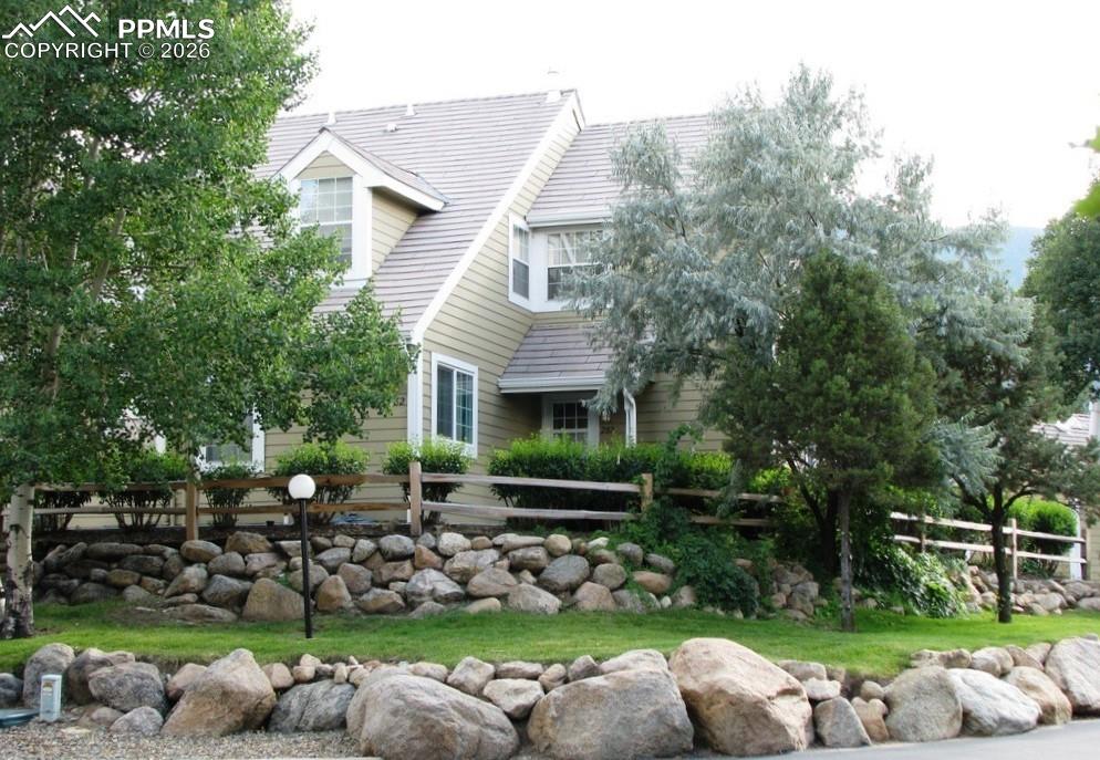 282 Cobblestone Drive photo 2