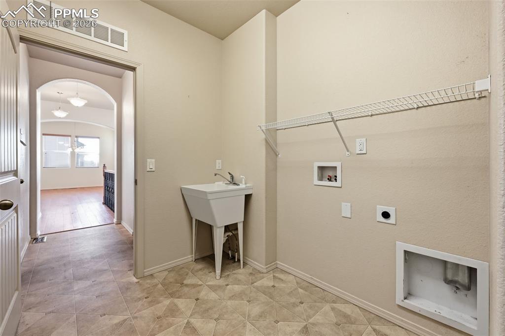  Laundry Space