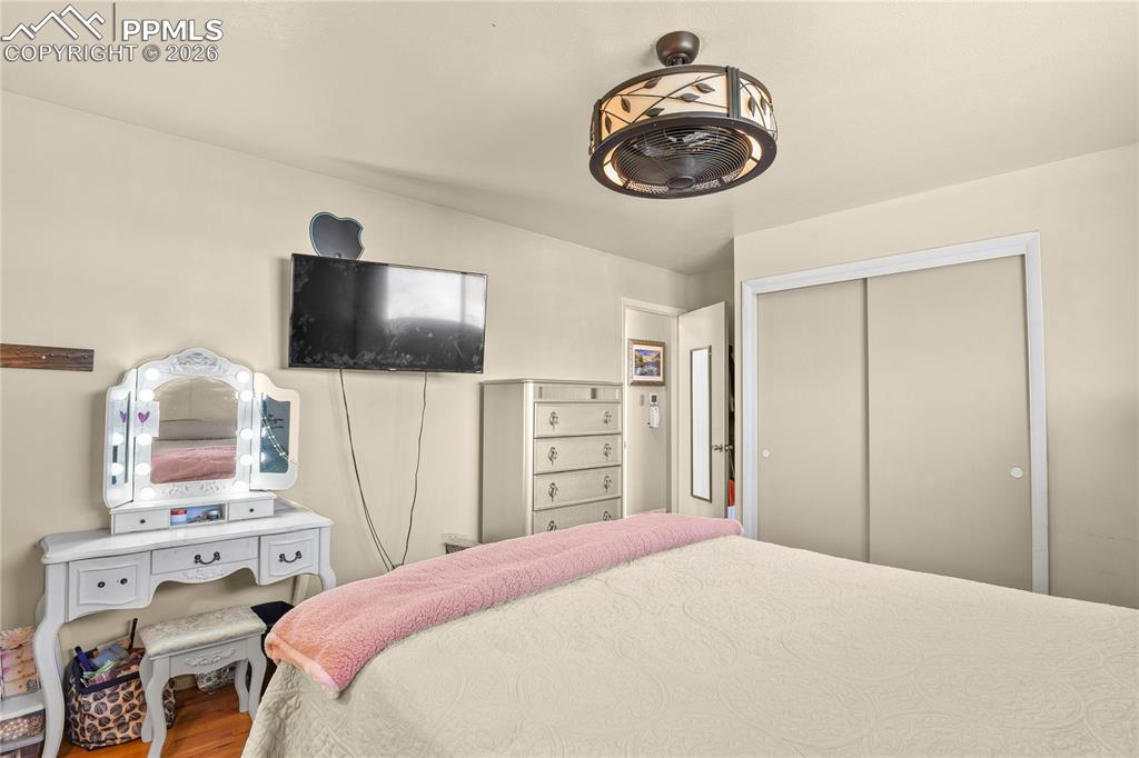 Hardwood flooring and newer ceiling fan light fixture