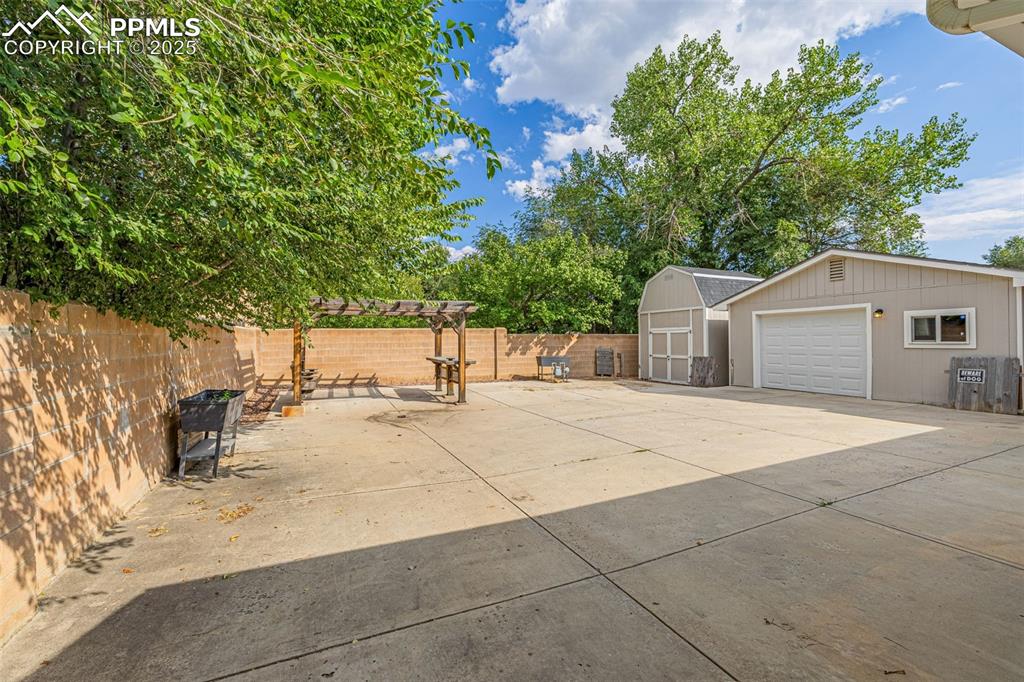 7225 Franconia Drive photo 3