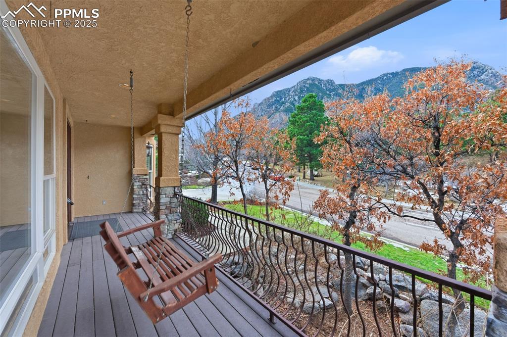 5805 Gladstone Street photo 2