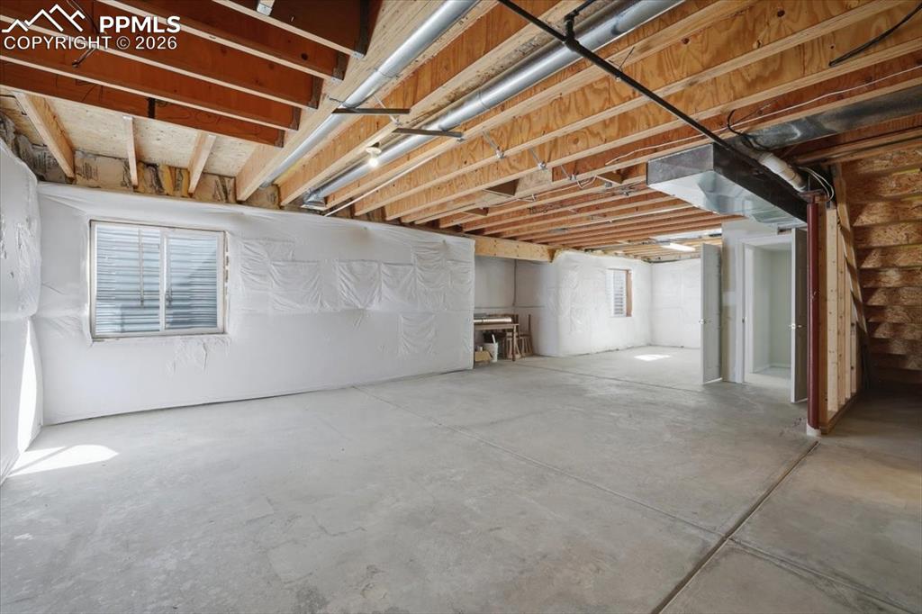 Expandable lower level.